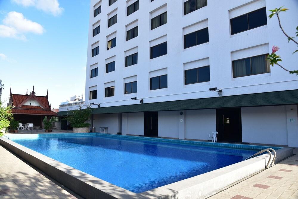 Bp Grand Tower Hotel Hat Yai Exterior photo